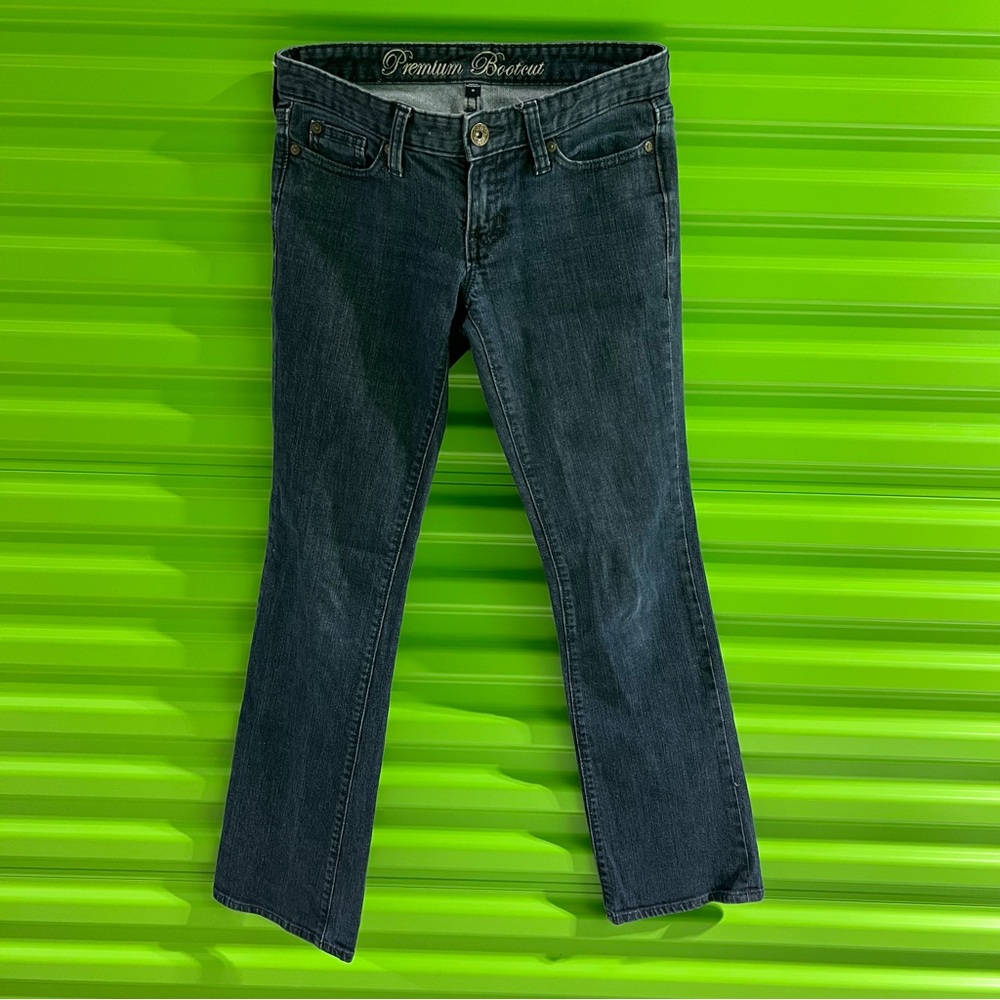 GAP 1969 Premium Women's Dark Wash Low Rise Boot Cut Jeans Size 1R